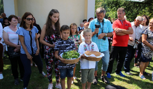 Mariánska púť k Panne Márii Snežnej 2021 - Vápenica Pri tejto príležitosti ďakujem všetkým šikovným rukám, všetkým ľudom, ktorí obetovali svoj čas a energiu do príprav ♥ Ste SUPER! Vám pútnici ďakujeme, že ste v bohatej účasti navštívili toto naše krásne miesto. Tešíme sa o rok.